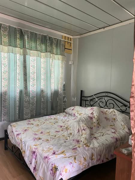 Rumah Teres 1 Tingkat untuk Disewa di Taman Pelangi (Parit Jawa) - William Lim - Bedroom - PropertyGuru.com.my
