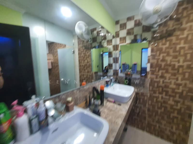 2-storey Terraced House for Sale in Taman Desa (Kuala Lumpur) - Kenneth Low - Bathroom - PropertyGuru.com.my
