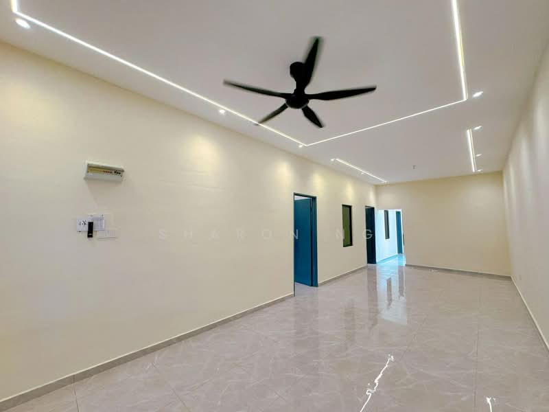 1-storey Terraced House for Sale in Taman Dato Syed Mohamad Idrus (Gelang Patah) - Sharon Ng - Living Room - PropertyGuru.com.my