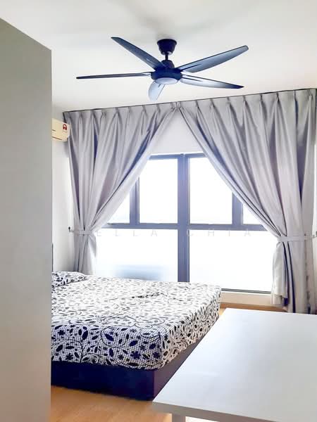 Condominium for Rent at Bay Laurel @ Country Garden Danga Bay - Stella Chia - Bedroom - PropertyGuru.com.my