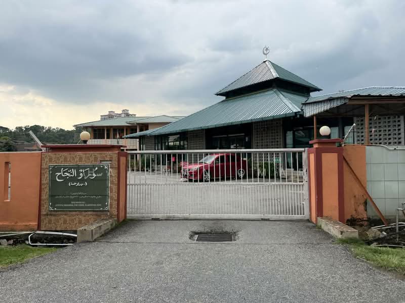 1-storey Terraced House for Sale in Puchong (Selangor) - Hazeman Omar - Exterior - PropertyGuru.com.my