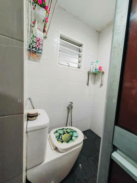 1-storey Terraced House for Sale in Puchong (Selangor) - Hazeman Omar - Bathroom - PropertyGuru.com.my