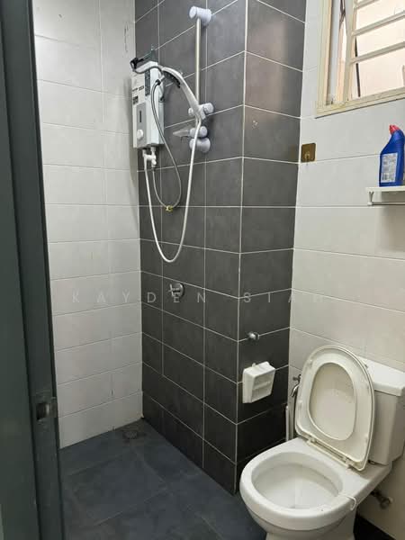 Service Residence for Rent at Mesahill - Kayden Siah - Bathroom - PropertyGuru.com.my