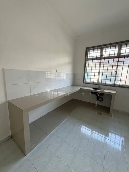 Rumah Teres 2 Tingkat untuk Dijual di Kota Masai (Pasir Gudang) - Marcus Tey - Kitchen - PropertyGuru.com.my