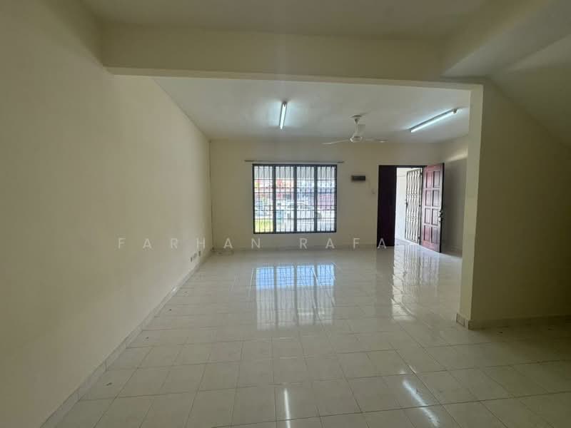 2-storey Terraced House for Rent in Bandar Parklands (Klang) - Farhan Rafael - Living Room - PropertyGuru.com.my