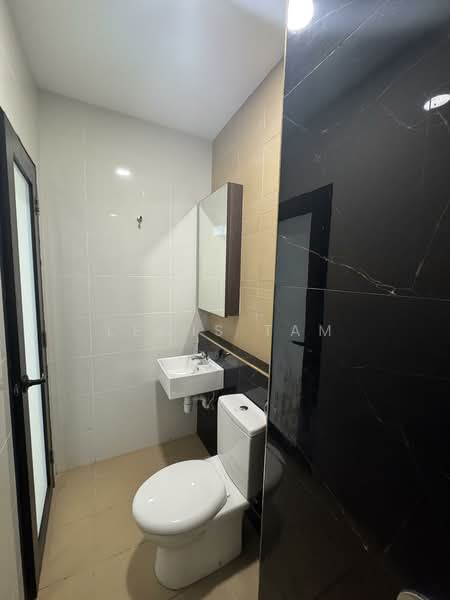 Rumah Teres 2 Tingkat untuk Dijual di Bandar Kinrara (Selangor) - Lewis Tam - Bathroom - PropertyGuru.com.my