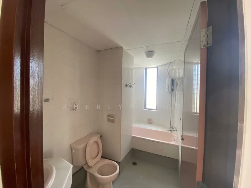 Pangsapuri untuk Dijual di Desa Samudra - Zherlynn Ho - Bathroom - PropertyGuru.com.my