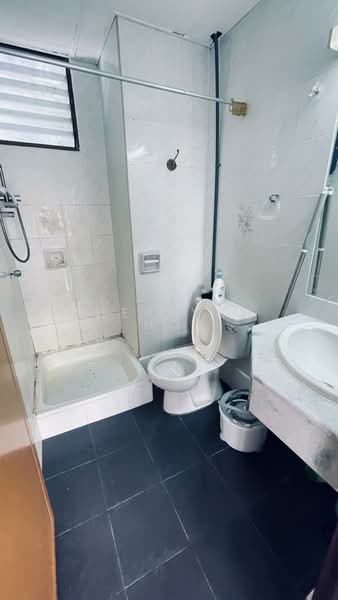 Pangsapuri untuk Dijual di Desa Samudra - Zherlynn Ho - Bathroom - PropertyGuru.com.my