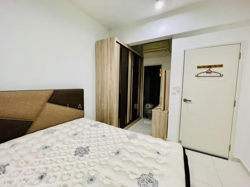 Kondominium untuk Dijual di i-Santorini - Landy Bong - Bedroom - PropertyGuru.com.my