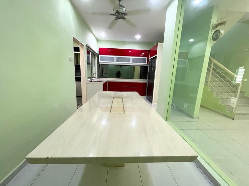 2-storey Terraced House for Rent in Setia Indah (Setia Alam) - Hazeman Omar - Kitchen - PropertyGuru.com.my