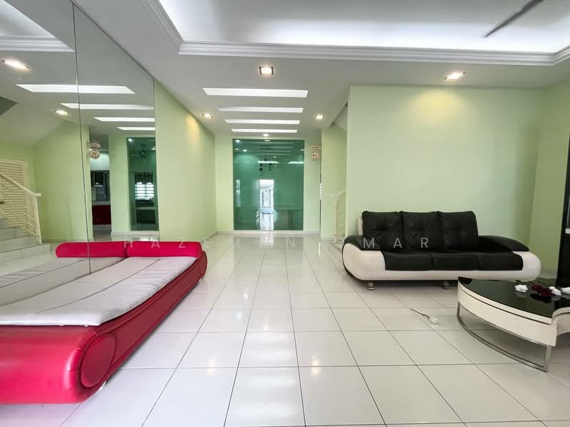 2-storey Terraced House for Rent in Setia Indah (Setia Alam) - Hazeman Omar - Living Room - PropertyGuru.com.my