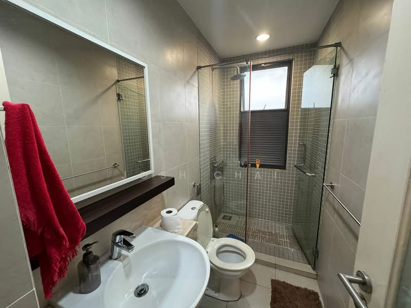 Kondominium untuk Dijual di Ara Hill Condominium - Josh Chai - Bathroom - PropertyGuru.com.my