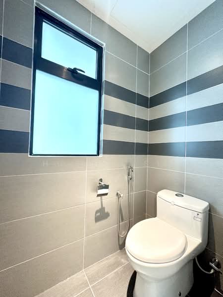 Servis Apartment untuk Dijual di G Residence - Hui Hui Sim - Bathroom - PropertyGuru.com.my