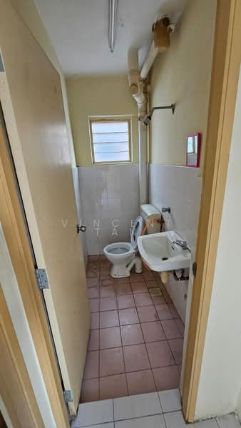 Apartment for Rent at Anggerik Apartment - Vincent Tan - Bathroom - PropertyGuru.com.my