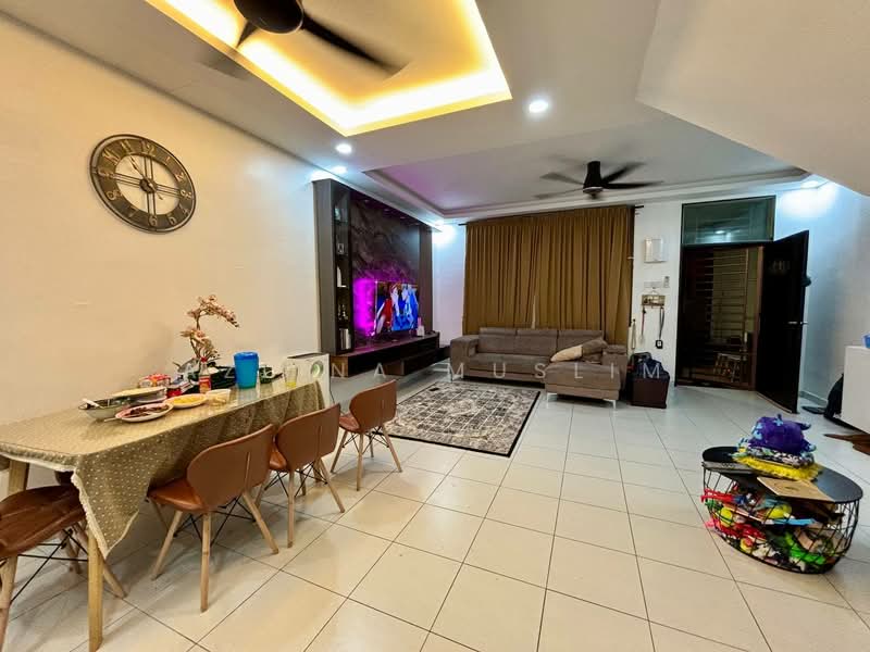 Rumah Teres 2 Tingkat untuk Dijual di Iskandar Puteri (Nusajaya) (Johor) - Azlina Muslim - Living Room - PropertyGuru.com.my