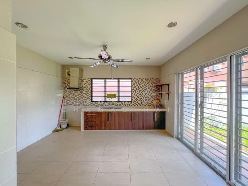 Rumah Teres 2 Tingkat untuk Dijual di Seksyen 7 (Shah Alam) - Muhamad Irfan Muhamad Hafiz - Kitchen - PropertyGuru.com.my