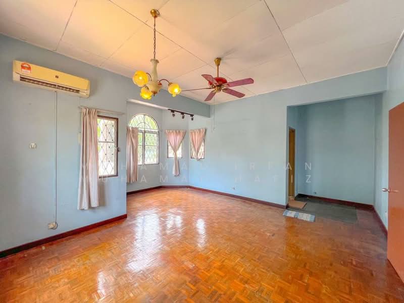 Rumah Teres 2 Tingkat untuk Dijual di Seksyen 7 (Shah Alam) - Muhamad Irfan Muhamad Hafiz - Bedroom - PropertyGuru.com.my