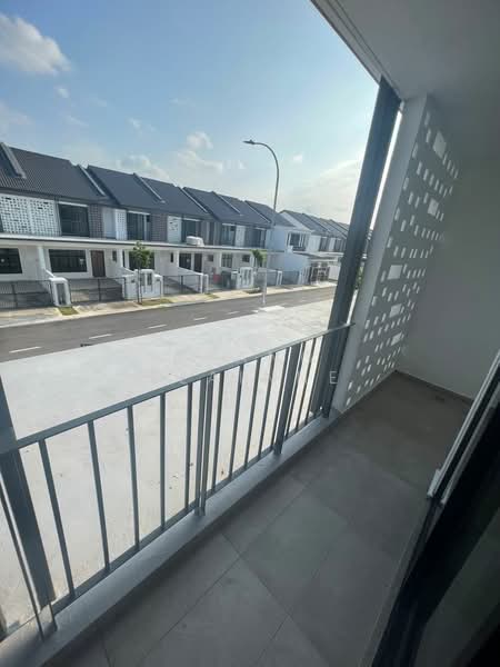 Rumah Teres 2 Tingkat untuk Dijual di Austin Crest (Johor Bahru) - Phang Elainne - Balcony - PropertyGuru.com.my