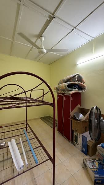 Shop / Office for Rent in Taman Sri Gombak (Gombak) - Sam Yee - Bedroom - PropertyGuru.com.my