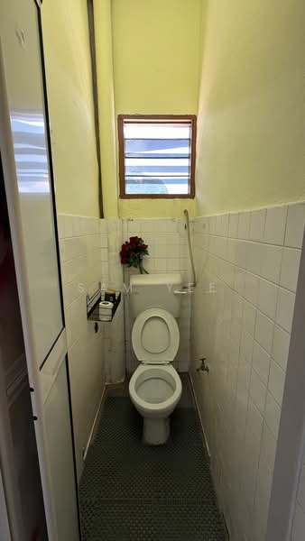 Shop / Office for Rent in Taman Sri Gombak (Gombak) - Sam Yee - Bathroom - PropertyGuru.com.my