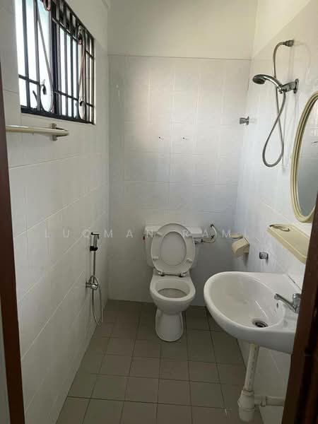 Rumah Banglo untuk Dijual di Seri Kembangan (Selangor) - Luqman Ramli - Bathroom - PropertyGuru.com.my