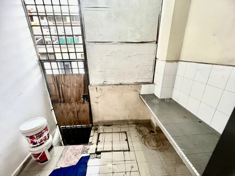 Rumah Teres 1 Tingkat untuk Dijual di Taman Molek (Johor Bahru) - Phang Elainne - Entrance - PropertyGuru.com.my