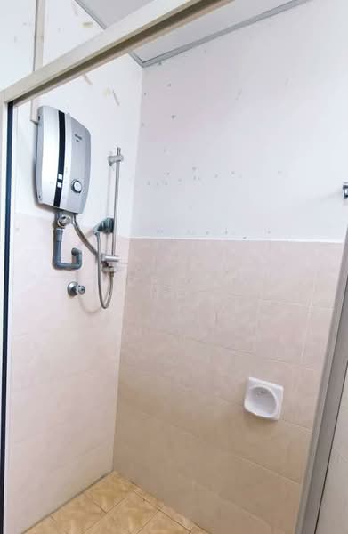 Condominium for Sale at Straits Regency - Zherlynn Ho - Bathroom - PropertyGuru.com.my