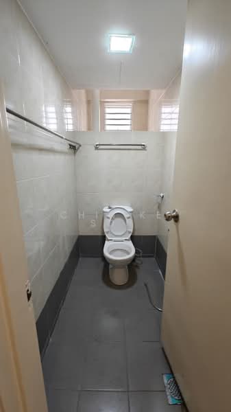 Shop / Office for Rent in Kuchai Business Park (Kuala Lumpur) - Chin Ke Soh - Bathroom - PropertyGuru.com.my