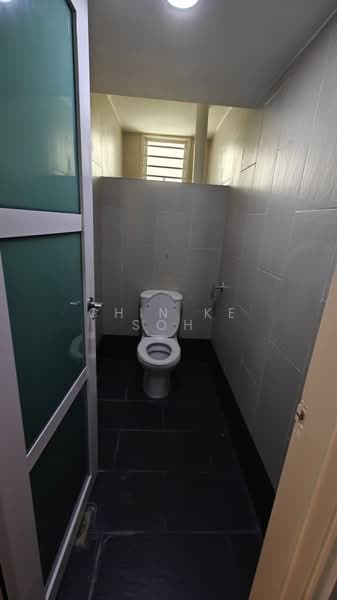 Shop / Office for Rent in Kuchai Business Park (Kuala Lumpur) - Chin Ke Soh - Bathroom - PropertyGuru.com.my