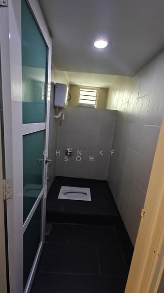 Shop / Office for Rent in Kuchai Business Park (Kuala Lumpur) - Chin Ke Soh - Bathroom - PropertyGuru.com.my