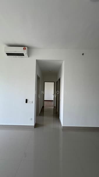 Servis Apartment untuk Disewa di Residensi Ava @ Kiara Bay - Jenson Low - Corridor - PropertyGuru.com.my
