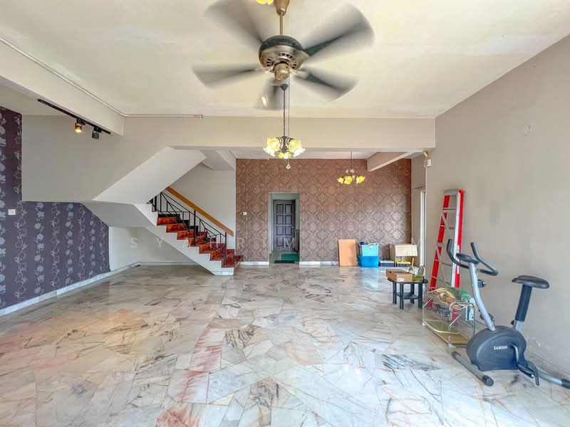 Rumah Teres 2 Tingkat untuk Dijual di Seksyen 7 (Shah Alam) - Syahrim Naim - Living Room - PropertyGuru.com.my