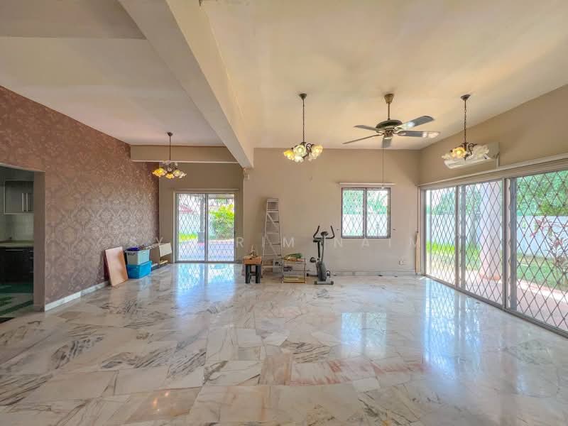 Rumah Teres 2 Tingkat untuk Dijual di Seksyen 7 (Shah Alam) - Syahrim Naim - Living Room - PropertyGuru.com.my