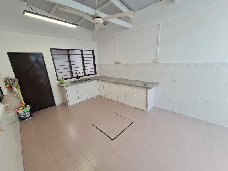Rumah Berkembar untuk Disewa di Taman Goh Guan Ho (Ayer Itam) - Elaine Ooi - Kitchen - PropertyGuru.com.my