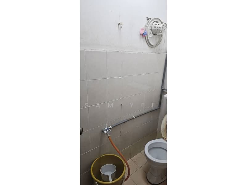 Rumah Flat untuk Disewa di Lestari Apartment - Sam Yee - Bathroom - PropertyGuru.com.my
