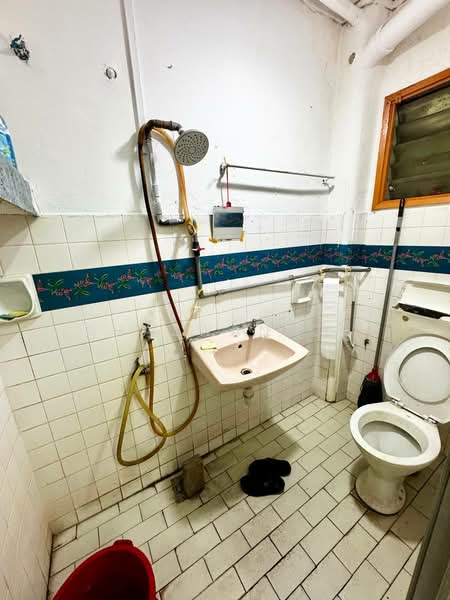 2-storey Terraced House for Sale in Bandar Baru Sri Petaling (Sri Petaling) - Shazwan CH - Bathroom - PropertyGuru.com.my