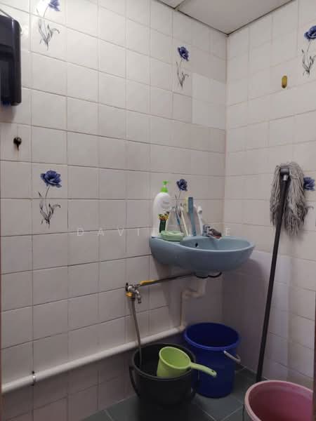 Rumah Teres 1 Tingkat untuk Dijual di Kampung Melayu (Ayer Itam) - David Lee - Bathroom - PropertyGuru.com.my