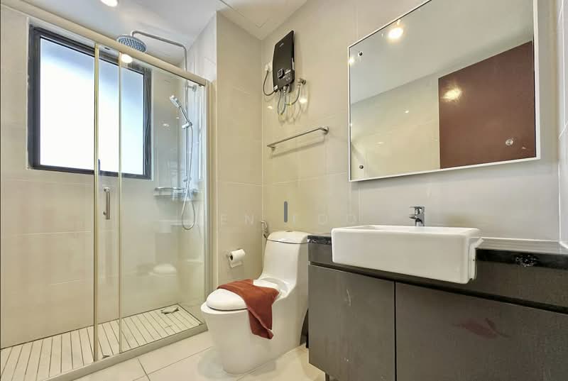 Kondominium untuk Dijual di Bay Laurel @ Country Garden Danga Bay - Ben Foo - Bathroom - PropertyGuru.com.my