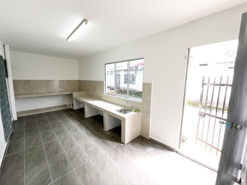 Rumah Teres 1 Tingkat untuk Dijual di Taman Batu Pahat (Batu Pahat) - Marcus Tey - Kitchen - PropertyGuru.com.my