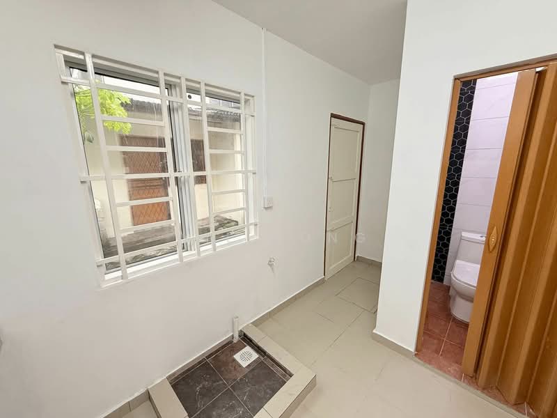 2-storey Terraced House for Sale in Taman Desa Cemerlang (Ulu Tiram) - Wil Mong - Bathroom - PropertyGuru.com.my