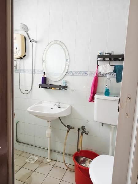 Apartment for Sale at Desa Sri Puteri B - Lesley Chik - Bathroom - PropertyGuru.com.my