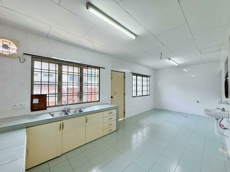 2-storey Terraced House for Sale in Taman Pelangi (Johor Bahru) - JB Wendy - Kitchen - PropertyGuru.com.my