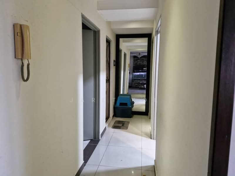 Kondominium untuk Disewa di Casa Idaman - jaret kok - Corridor - PropertyGuru.com.my