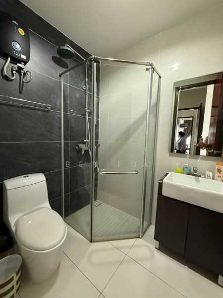 Condominium for Sale at Bay Point @ Country Garden Danga Bay - Ben Foo - Bathroom - PropertyGuru.com.my