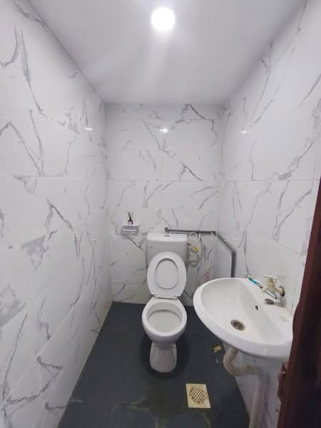 Rumah Teres 2 Tingkat untuk Disewa di Taman Megah Ria (Masai) - Bess Wong - Bathroom - PropertyGuru.com.my