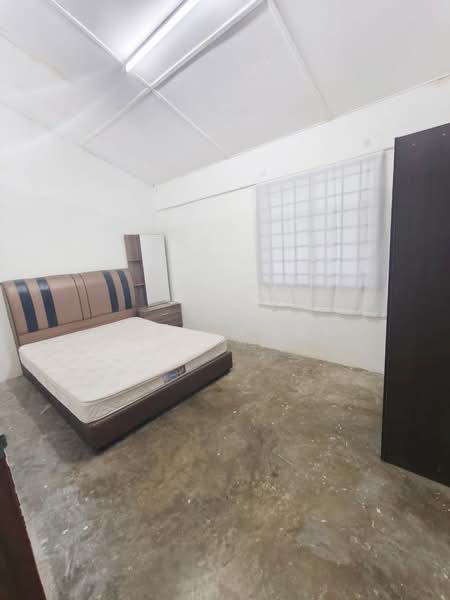 Rumah Teres 2 Tingkat untuk Disewa di Taman Megah Ria (Masai) - Bess Wong - Bedroom - PropertyGuru.com.my