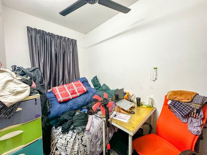 Rumah Teres 2 Tingkat untuk Dijual di Taman Lestari Putra (Seri Kembangan) - Tasya Ruslan - Bedroom - PropertyGuru.com.my