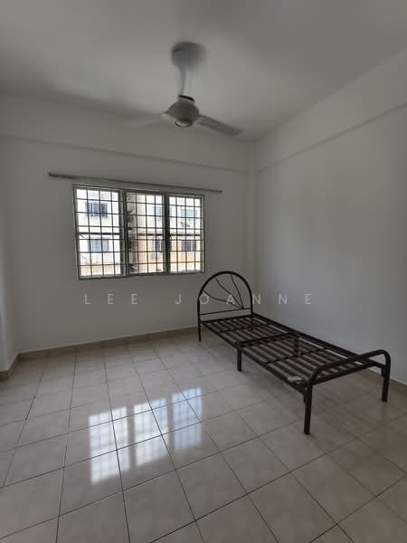 Pangsapuri untuk Disewa di Apartment Sri Ara - Lee Joanne - Bedroom - PropertyGuru.com.my