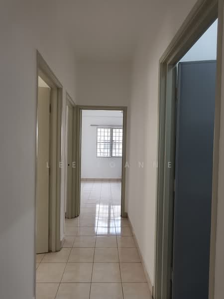 Pangsapuri untuk Disewa di Apartment Sri Ara - Lee Joanne - Corridor - PropertyGuru.com.my