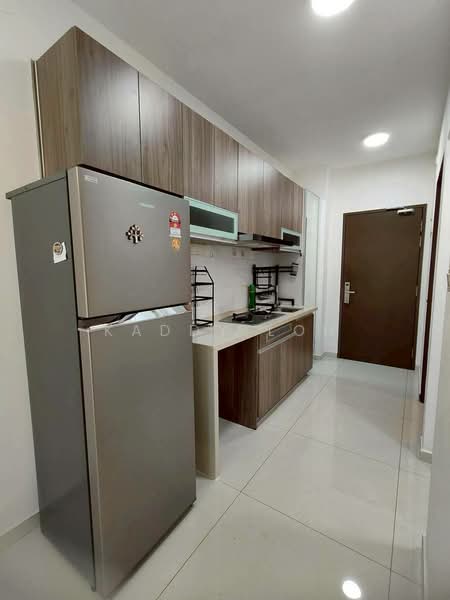 Kediaman Servis untuk Dijual di Country Garden Central Park - Kaddy Loh - Kitchen - PropertyGuru.com.my